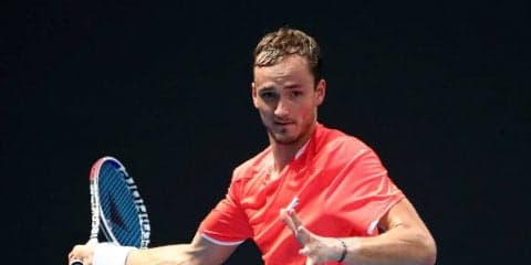 メドベージェフが快勝でベスト4進出。ツォンガとの前週優勝対決を制す[ATP500 ロッテルダム]