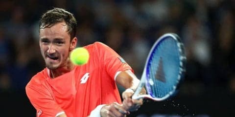 メドベージェフ 約8か月ぶりに初戦敗退。ミス多く世界113位にストレートで敗れる[ATP500 ドバイ]