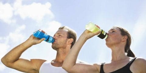 運動に適した飲み物は？人気スポーツドリンク7種の成分を比較してみた