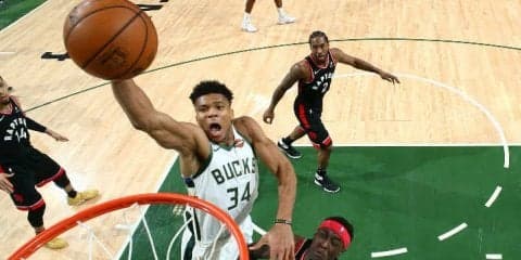 試合開始直後からアデトクンボが躍動したバックス、シリーズ2連勝でトロントへ