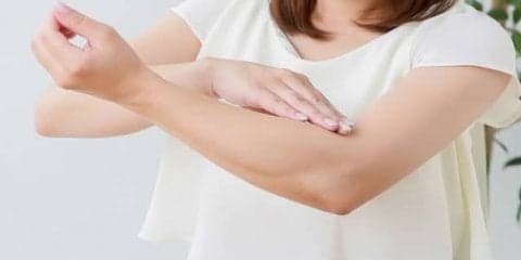 痒い皮膚炎の原因と対策