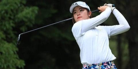 和久井麻由が首位キープ　安田祐香は5打差10位