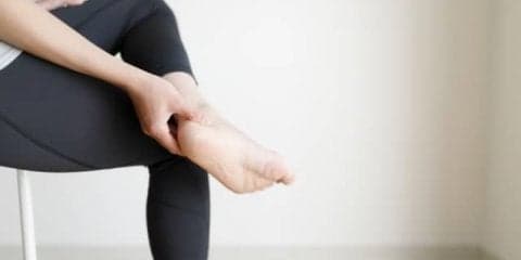 アキレス腱の痛みは不要な血管のせい？！