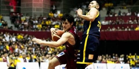最終クォーターに20-0のビッグラン、川崎ブレイブサンダースが宇都宮に大逆転勝利