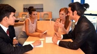 企業が求める人材は16年連続「コミュニケーション能力」その打開策とは