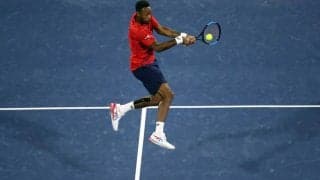 屋上から中庭、そしてスタジアムへ！モンフィスらの驚異の長距離トリックショット