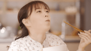 2020年も“挑み続ける”石川佳純の新CM公開　どんぶりを頬張るシーンや鼻歌も披露