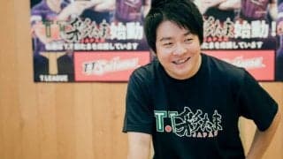 卓球日本代表コーチ岸川聖也、結婚1周年　妻子との写真に「本当に幸せそう」の声