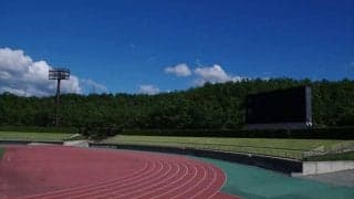 【名珍場面特別編】こんな棒高跳び見たことない!?　“360度回転跳び”に米笑撃「芸術点はないよ」