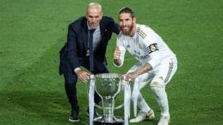 バルサ、10連勝で駆け抜けた永遠のライバルを祝福