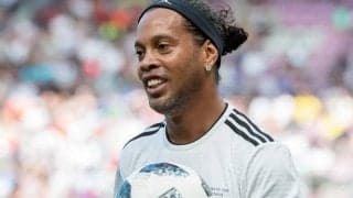 母国でもその輝きは色褪せず！ロナウジーニョが見せたスペシャルFK【ビューティフル・フリーキック】