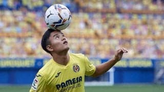 久保建英、鋭い眼光の練習ショットにファン注目「また筋肉つけた？いちだんと逞しく」
