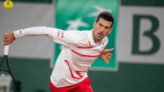 ジョコビッチ、コートを自分で整備する余裕を見せるほどの圧勝