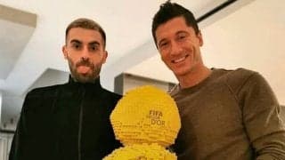 レヴァンドフスキが遂に“バロンドール”を獲得?!「僕の為に作ってくれた...」