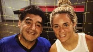 マラドーナ最後の元カノ、内輪の通夜に出席できず「私は彼が会いたかった唯一の女」