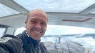 ヴァンデ・グローブに大事故発生。〈PRB〉大量浸水、ライフラフトで脱出