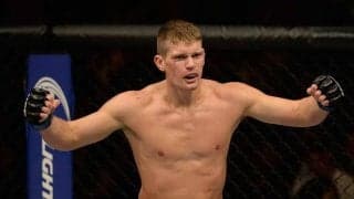 「カラテ技」が頭部直撃　UFC後ろ回し蹴りKOに米再脚光「つま先ヒット」「映画だ」