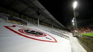 前代未聞！三好康児の同僚FWがライバルクラブのユニフォームで登場、締め出し食らう