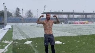 雪の中でもワイルドなラモス...“裸”でホワイト・マドリードに興奮