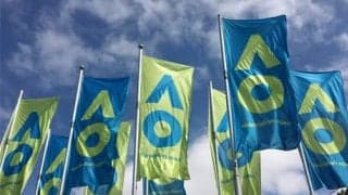  全豪OP 選手搭乗機に陽性者 