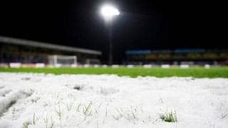 「最優秀グラウンドマンだ！」ピッチ上の積雪を一網打尽にするアイデアが称賛を浴びる