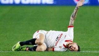 ヘタフェ戦でプレー続行不可能となったセビージャFWオカンポス、骨折は免れる