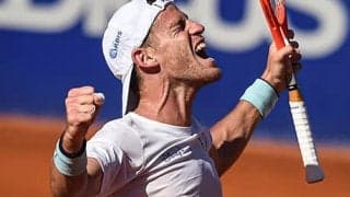  完勝で決勝へ、地元初Vへ王手 