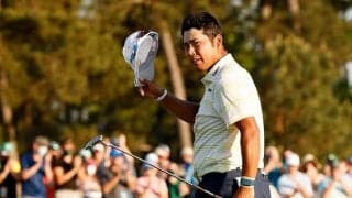松山英樹、引きで撮った“世界一の抱擁”に米感動「謙虚だね」「異文化の良さ学んだ」