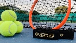  プレー前のケイレン対策とプレー後の予防にグラファイトバンド 