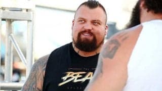 「ふくらはぎが他の人の胴体よりデカい」　“世界最強の男”衝撃の1枚が17万反響拡大