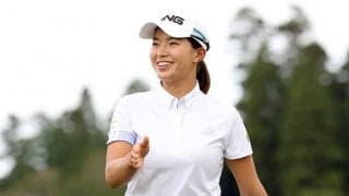 渋野日向子が照れながら紹介　グレーのスカート姿が反響拡大「脚が長い」「良い笑顔」