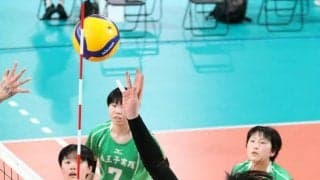 八王子実践、ストレート勝ちで１６強　前回初戦敗退の屈辱バネに／春高バレー