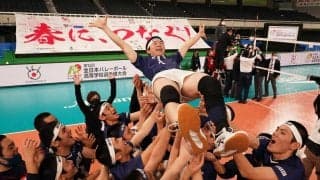 日本航空が初Ｖ！鎮西を０－２から大逆転、粘りのバレー結実　エース前嶋ＭＶＰ／春高バレー