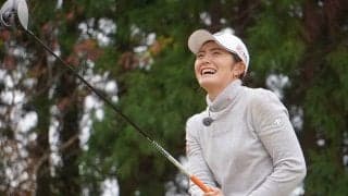 地面をこする素振りでイメージをつかもう！渡邉彩香のフェアウェイウッドアドバイス