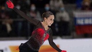 メダルは噛まない　フィギュア最強ロシア女子の独創的撮影に反響「彼女たちが大好き」