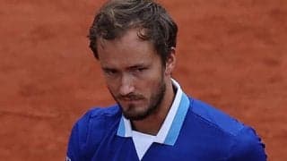 メド 2年連続の全仏初戦突破