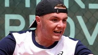  19歳ストリッカー接戦制す 