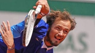 ウィンブルドン欠場のメドベデフ、ゴルフの写真と共に「芝生からは離れられない(笑)」と投稿