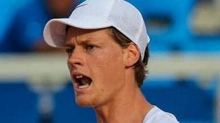 世界10位シナー 今季初の4強 