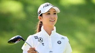 女子ゴルファーの色違い“3姉妹コーデ”に反響「3人とも可愛い」「みんな顔が小さい」