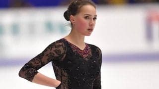 ザギトワ、バカンス中の白ニット姿に「なんて美しいんだ」とファン心酔！「ラフな服装が最高」の声も