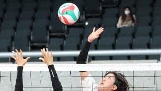 初出場の新潟中央が初戦突破、右手に「ド素人」、左手に「ＧＫ」と書き奮起／春高バレー