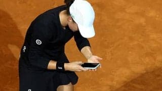  試合開始早々にスマホ鳴る珍事 