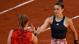世界8位サッカリ 初戦で姿消す