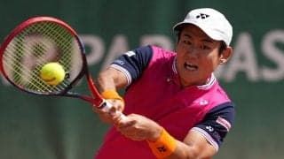 世界33位の西岡良仁、自身初の2セットダウンからの大逆転勝利で2年ぶりの初戦突破! 2回戦で世界68位と対戦[全仏オープン]