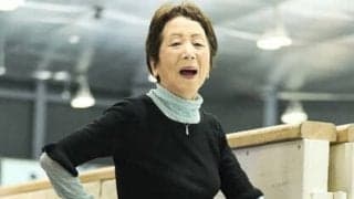 93歳のフィギュアスケーターの \"スケートを愛し、仲間に愛される日々\"　満州で出合い、68歳で試合デビュー、90代で大会出場