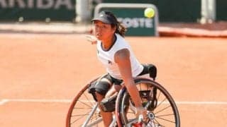 車いすテニス全仏オープンシングルス準優勝の上地結衣は、パリパラでの金メダルに向けてクレーコート対応を模索中