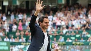 フェデラーが10度のタイトルを獲得したハレ大会のセレモニーに登場「自分の足跡を残せてよかった」