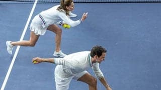 フェデラーがボールボーイに