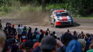 WRCフィンランド：リタイア続出のラリー2日目はトヨタのエバンスが首位、勝田は16.4秒差の3番手